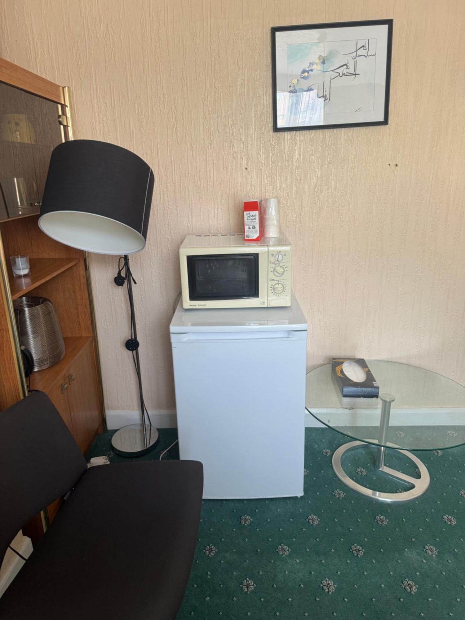 Room Canvey Island Екстериор снимка